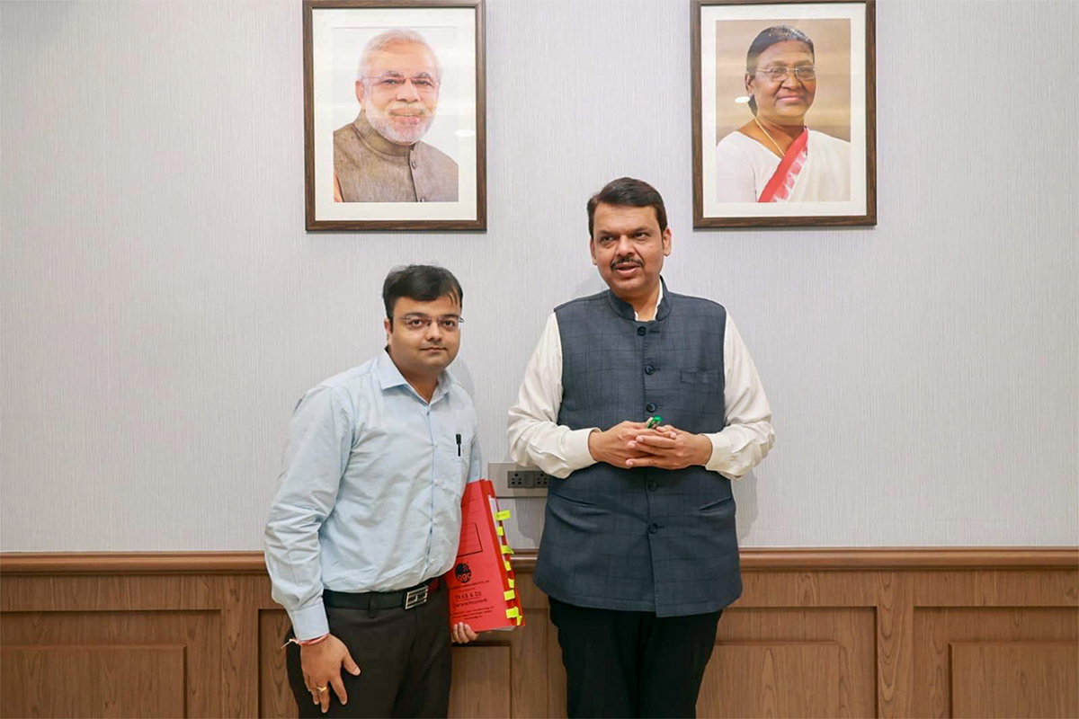 CA Sumit Tajpuriya with the Chief Minister of Maharashtra
